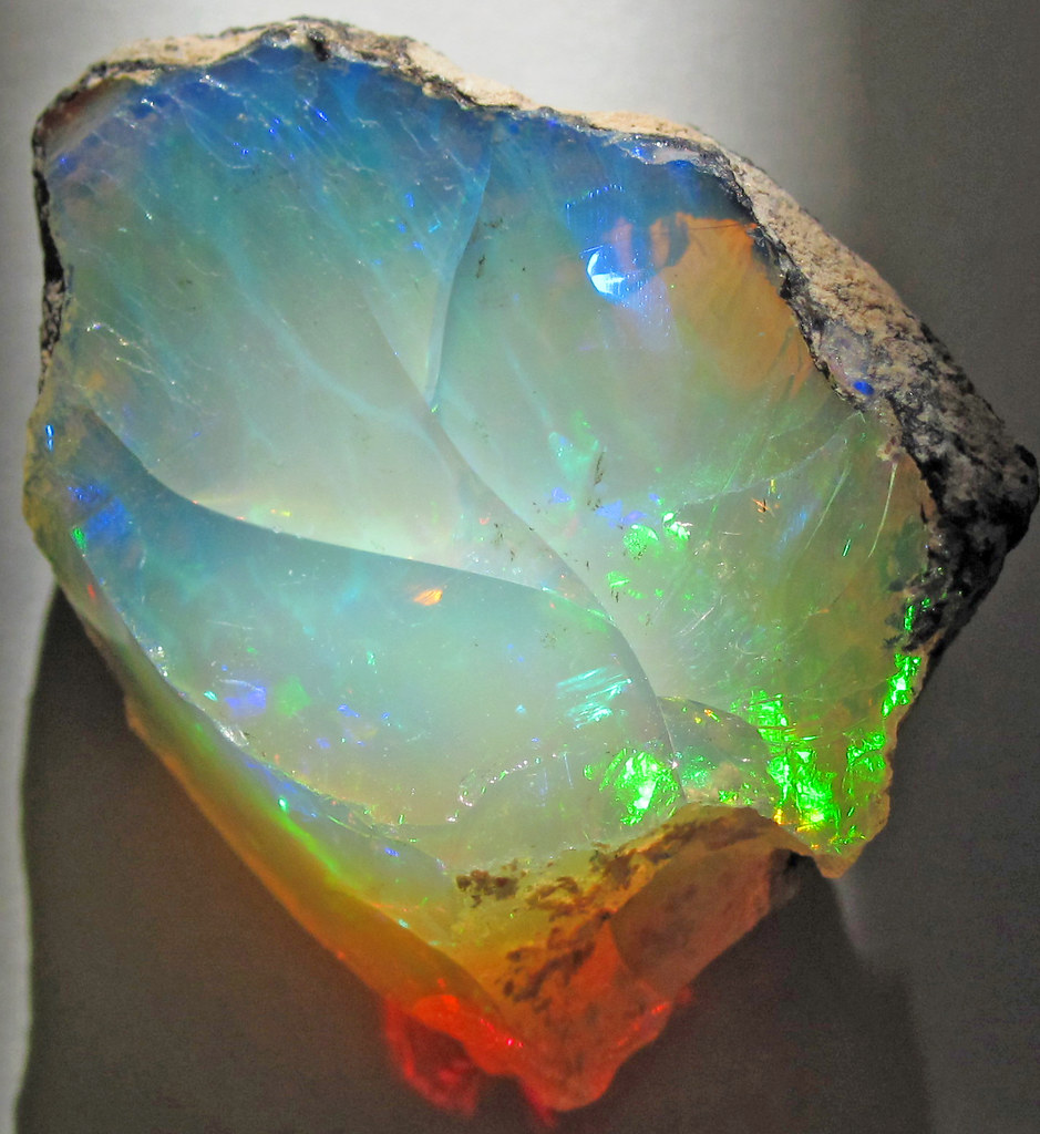 October Birthstone Jewelry: A Guide to Stunning Opal Pieces